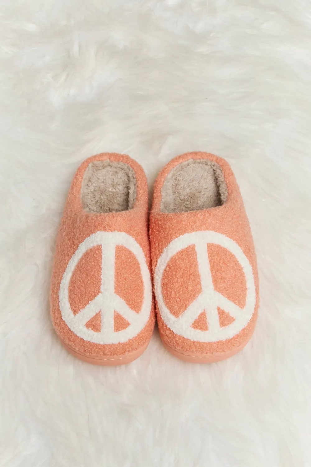 * APP EXCLUSIVE* Strawberry Plush Slide Slippers