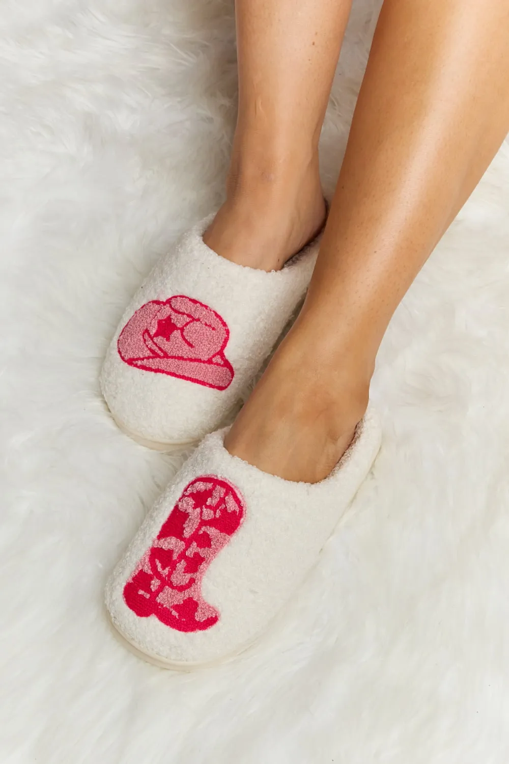 * APP EXCLUSIVE* Strawberry Plush Slide Slippers