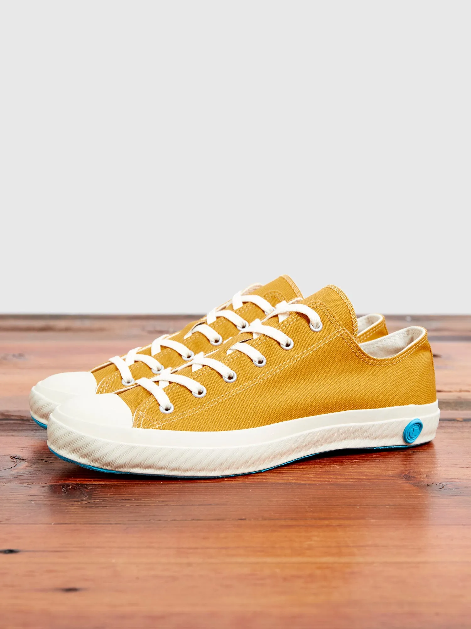 01JP Low Top Sneaker in Mustard