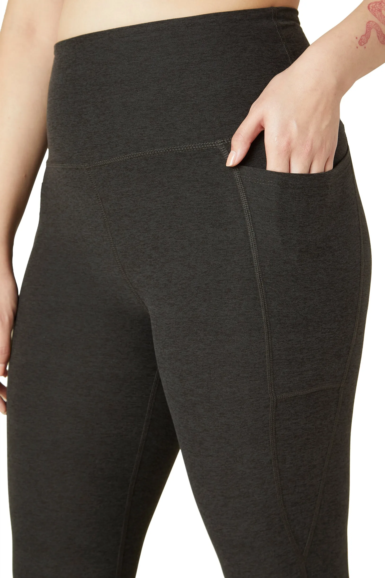 OUT OF POCKET MIDI LEGGING DARKEST NIGHT